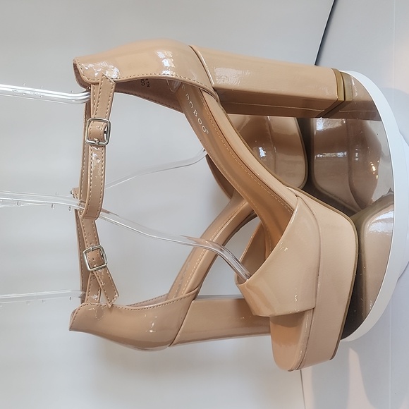 BAMBOO Shoes - NEW! Nude Faux Patent Leather Platform Chunky Heels